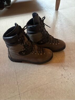 Scarpa Fuego Brown and Black Leather Suede Backpacking/Firefighting Boots